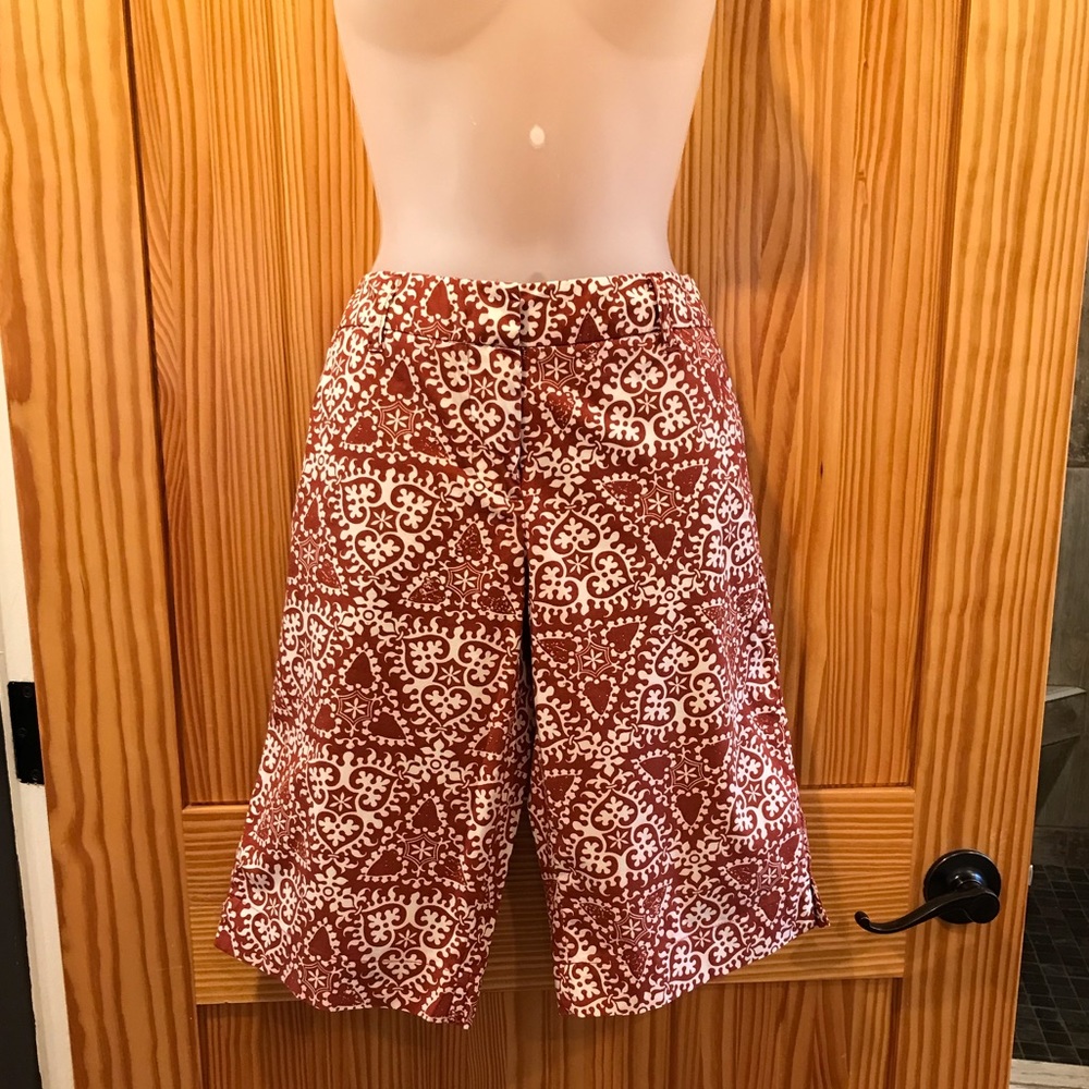 Vintage 90s Manhattan Chino Medallion Print Shorts | Rust Cream | Like New